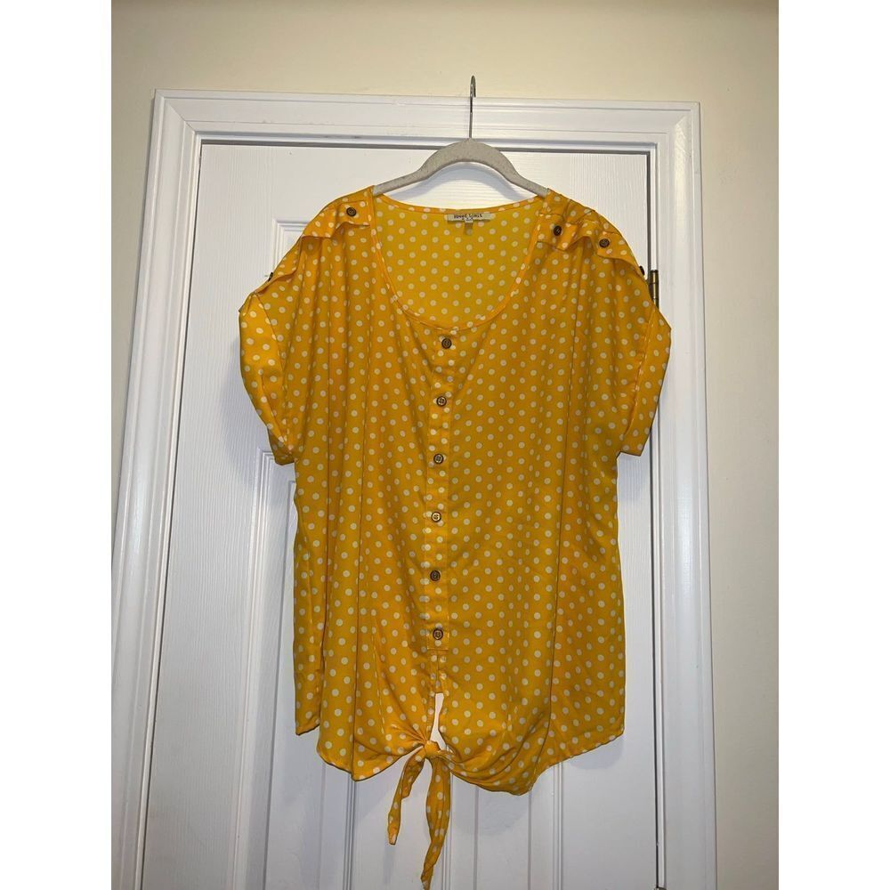 Speed Limit M P H short sleeved yellow polka dot Top Size 3X